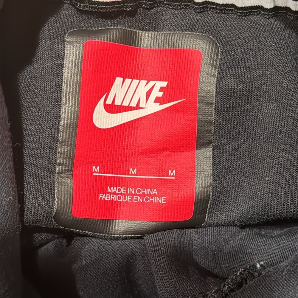 Nike Black Hoodie - Picture 4 of 9